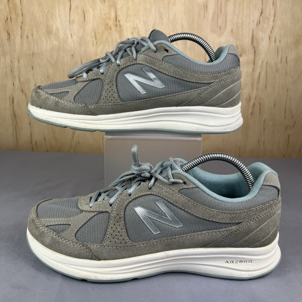 New Balance Women's WW877SB Walking Shoes Size 10 Silver Athletic Sneakers Used
